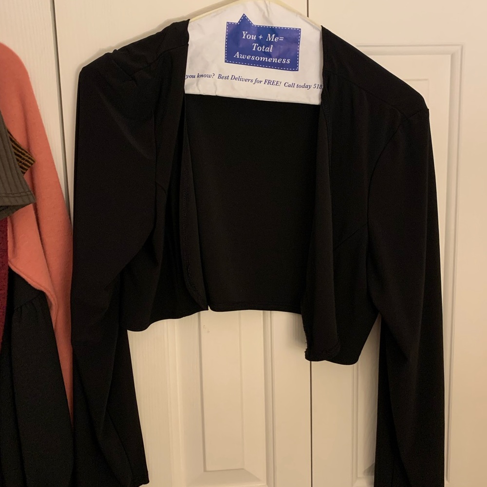 Black cropped blazer